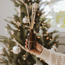 Load image into Gallery viewer, Christmas Amber Reed Diffuser