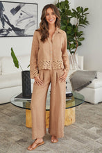 Load image into Gallery viewer, Linen Button Down