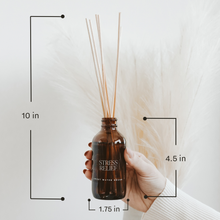 Load image into Gallery viewer, Christmas Amber Reed Diffuser
