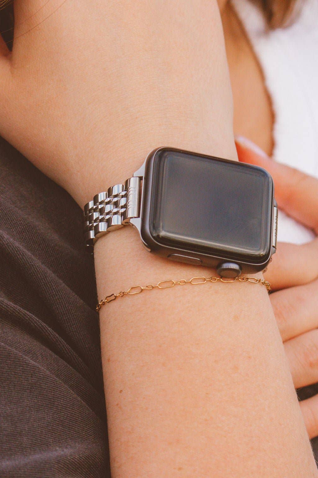 Solis Apple Watch Band: Silver / 42/44/45mm