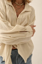 Load image into Gallery viewer, Solid Crinkle Cotton Button Front Shirt
