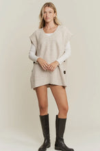 Load image into Gallery viewer, Briar Buckle Vest
