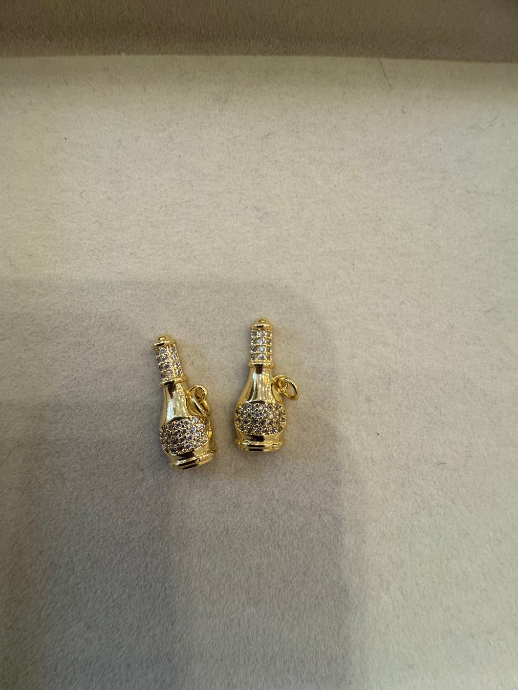 Charm Bar: Champagne Bottle