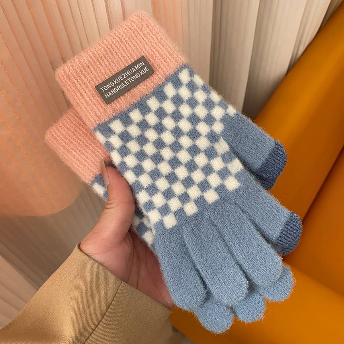 Plaid Touch Gloves