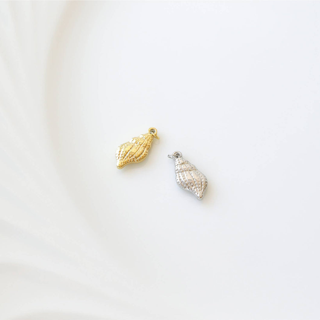 18K Gold PVD Stainless Steel Conch Seashell Charm: Gold