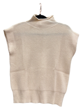 Load image into Gallery viewer, Urban Knit Vest
