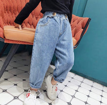 Load image into Gallery viewer, Girls Boyfriend Jeans
