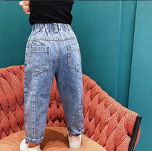 Load image into Gallery viewer, Girls Boyfriend Jeans

