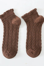 Load image into Gallery viewer, Coffee Twist Ankle Socks
