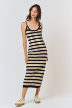 Load image into Gallery viewer, SCALLOP MIDI DRESS
